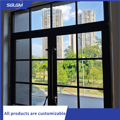 পুরানো একক গ্লাসযুক্ত জানালা